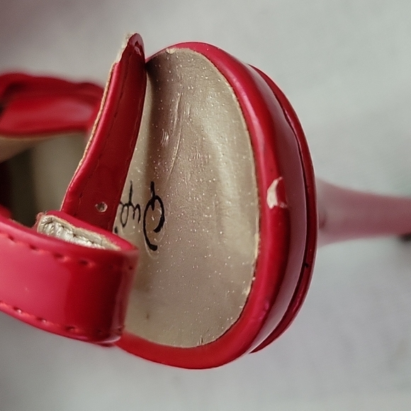 Adorable red platform heels - Picture 5 of 5